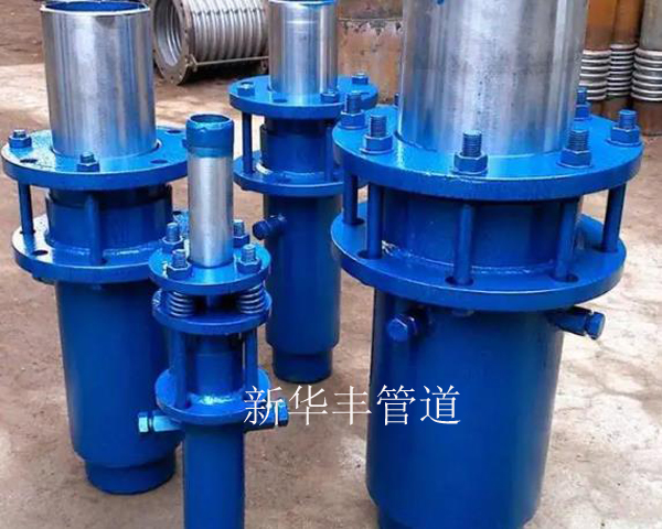 美女丝袜乱伦足交视频 套筒补偿器安装完成后进行压抑测试确保管道后期的使用安全.jpg